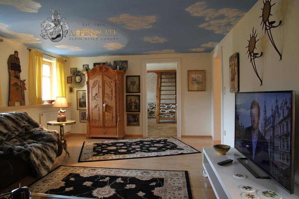 Alpen-suite Apartment Riezlern